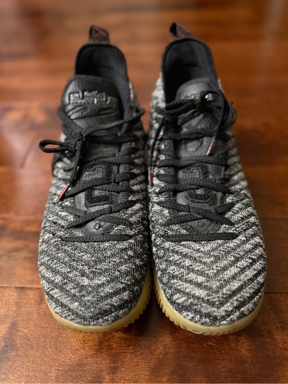 LeBron 16 “Oreo” - Picture 5 of 8